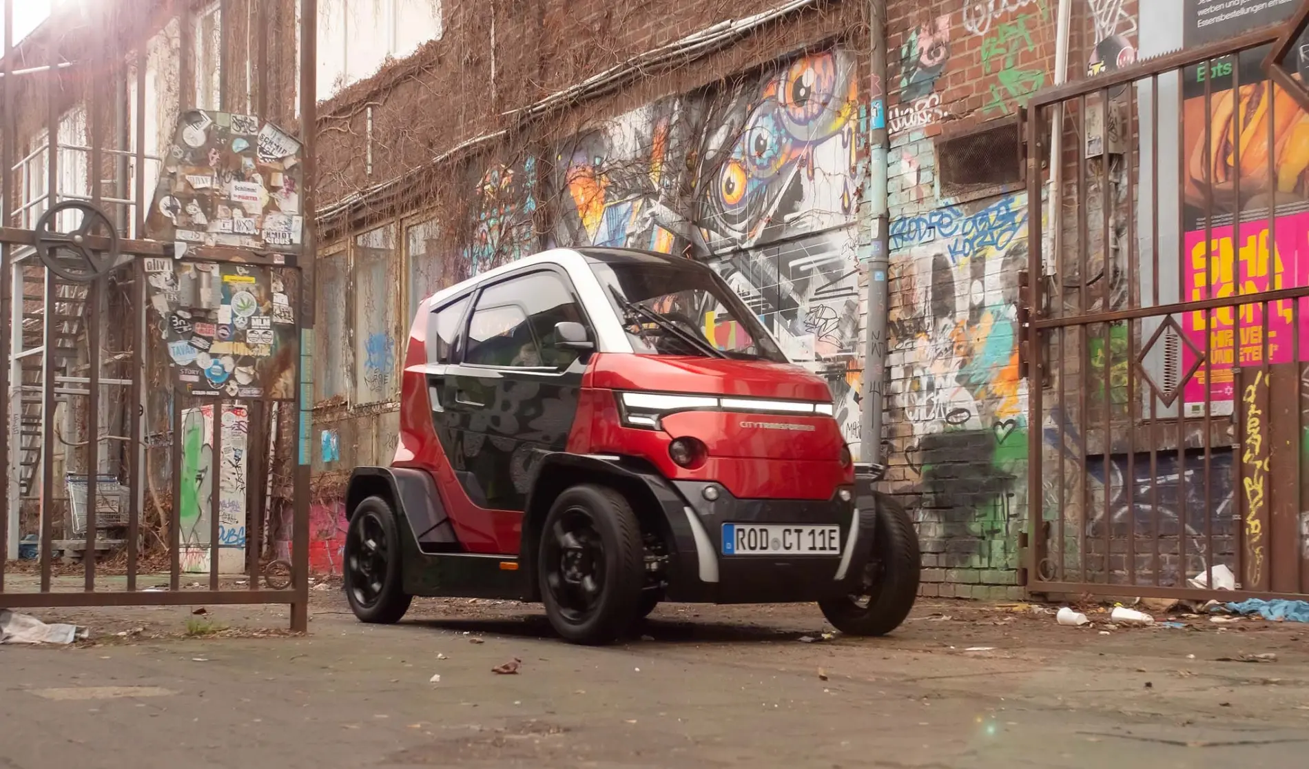 Pariisi autonäitusel esitletakse uut pisikest linnaautot – auto.pub
