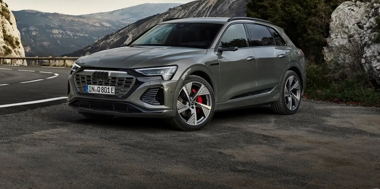 Audi esitles põhjalikult uuenenud Q8 e-troni – auto.pub